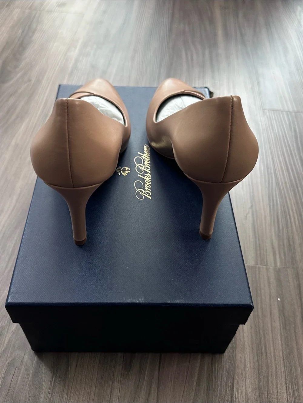 Brooks Brothers Nude Leather Pointed-Toe Pumps